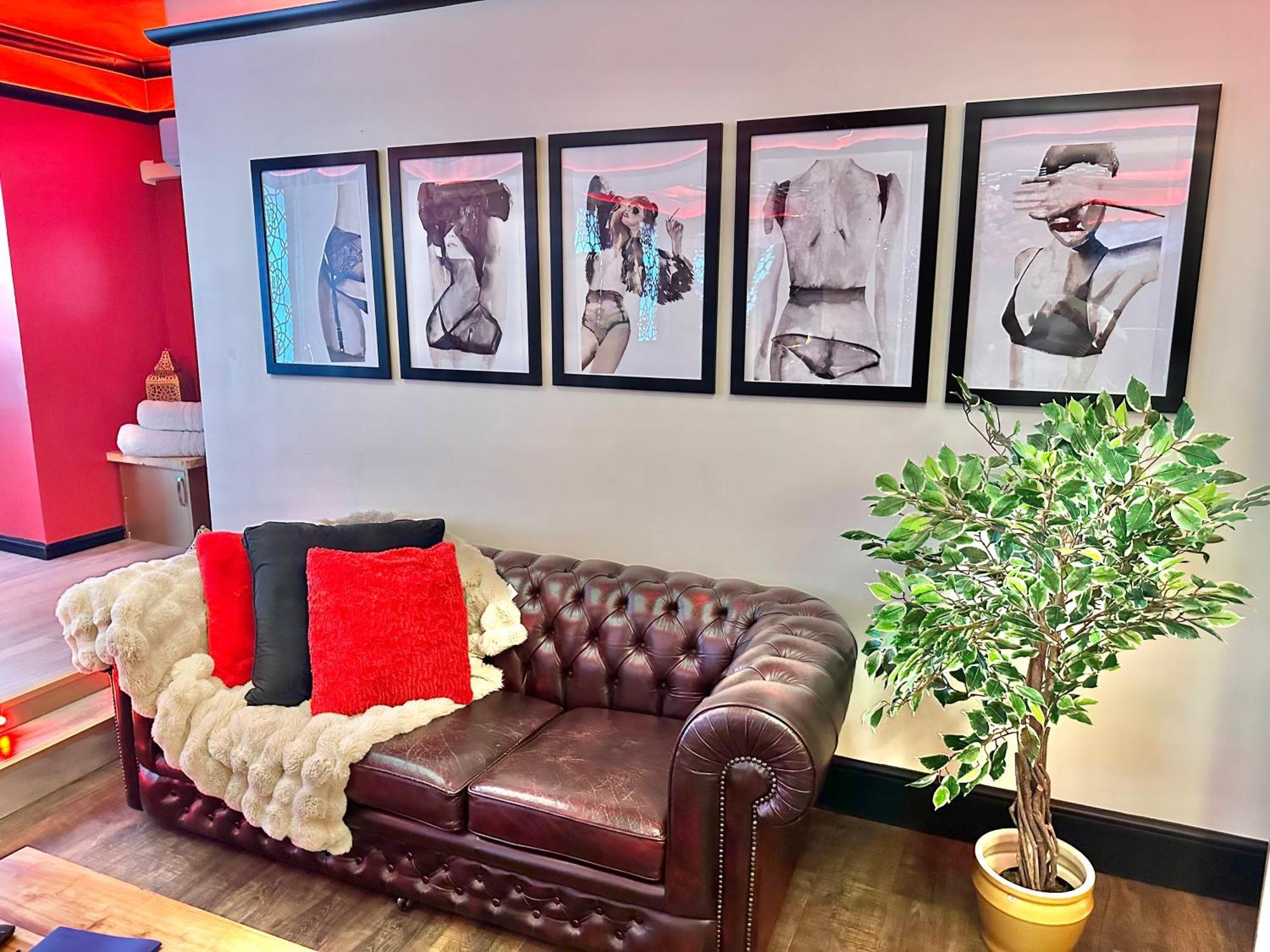 Beyond - Romantic Basement Apartment - Close To Beach - With Parking Bournemouth Buitenkant foto