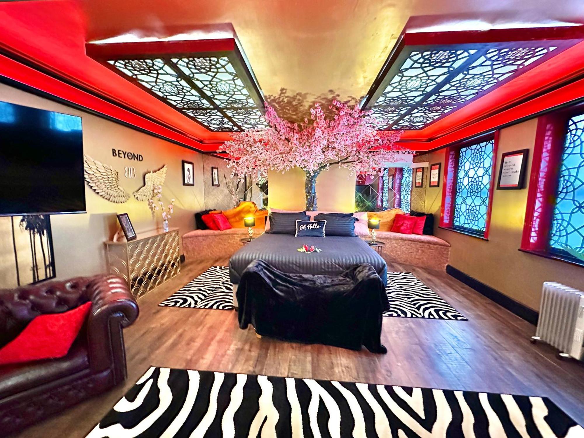 Beyond - Romantic Basement Apartment - Close To Beach - With Parking Bournemouth Buitenkant foto