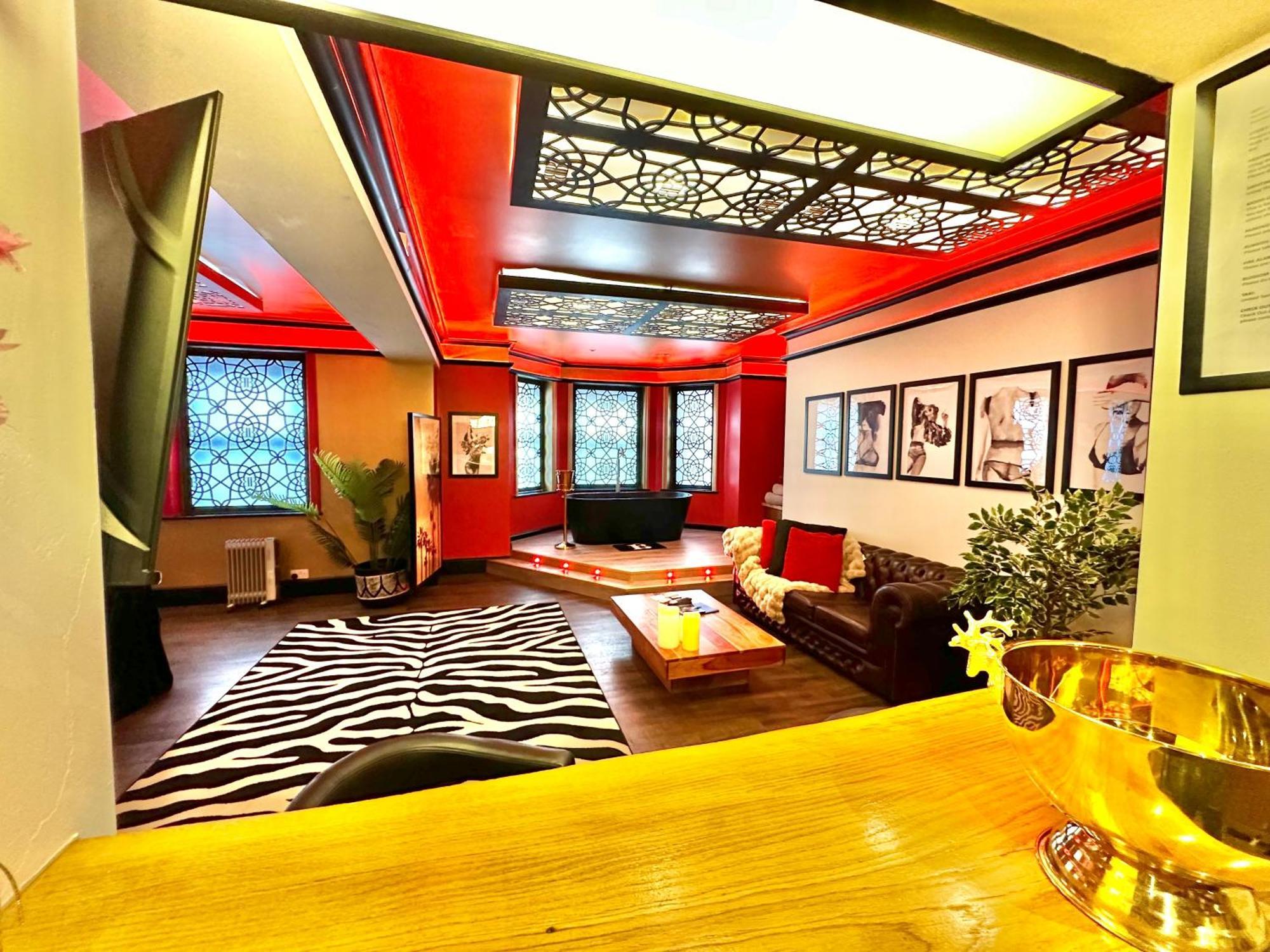 Beyond - Romantic Basement Apartment - Close To Beach - With Parking Bournemouth Buitenkant foto